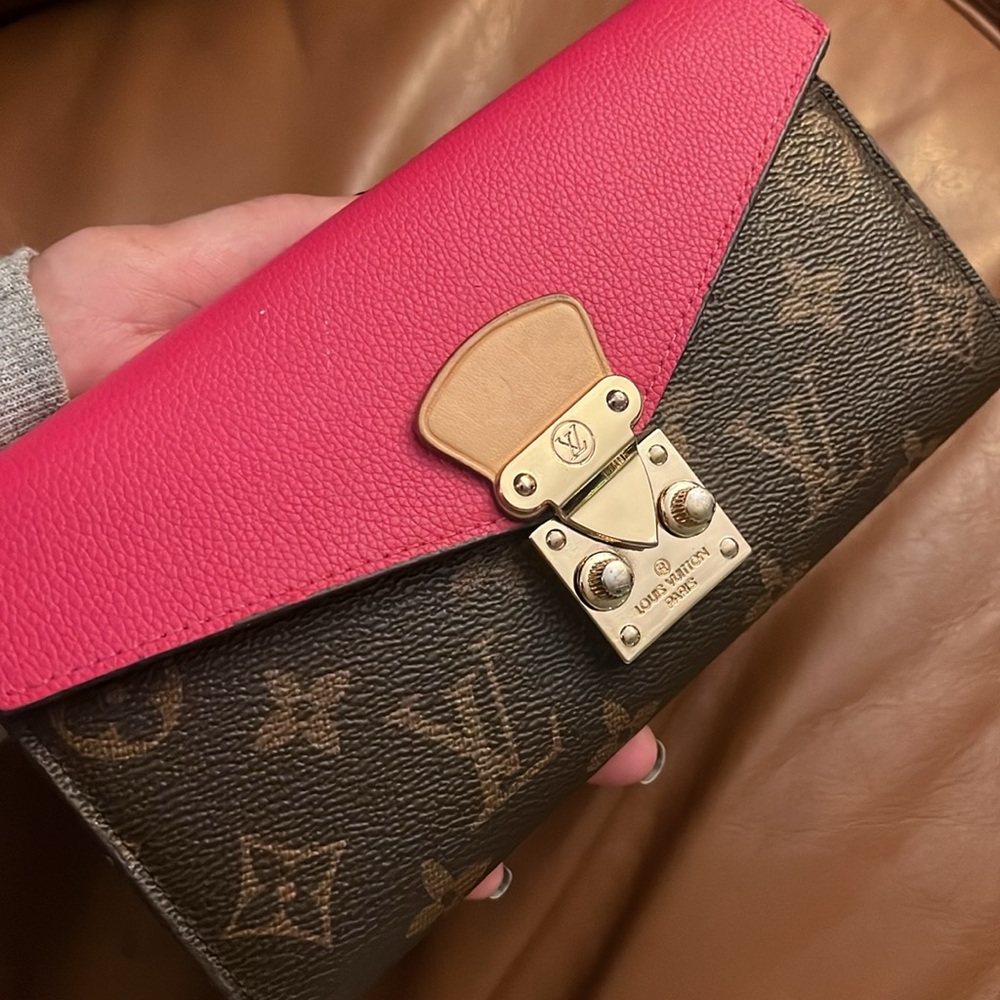 Louis Vuitton Pallas Monogram Fuchsia Bifold long Wallet